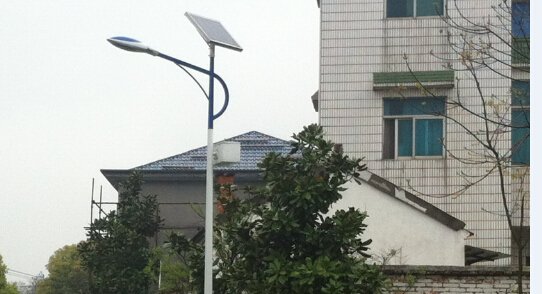 零口新村太陽能路燈實(shí)景案例(圖1)